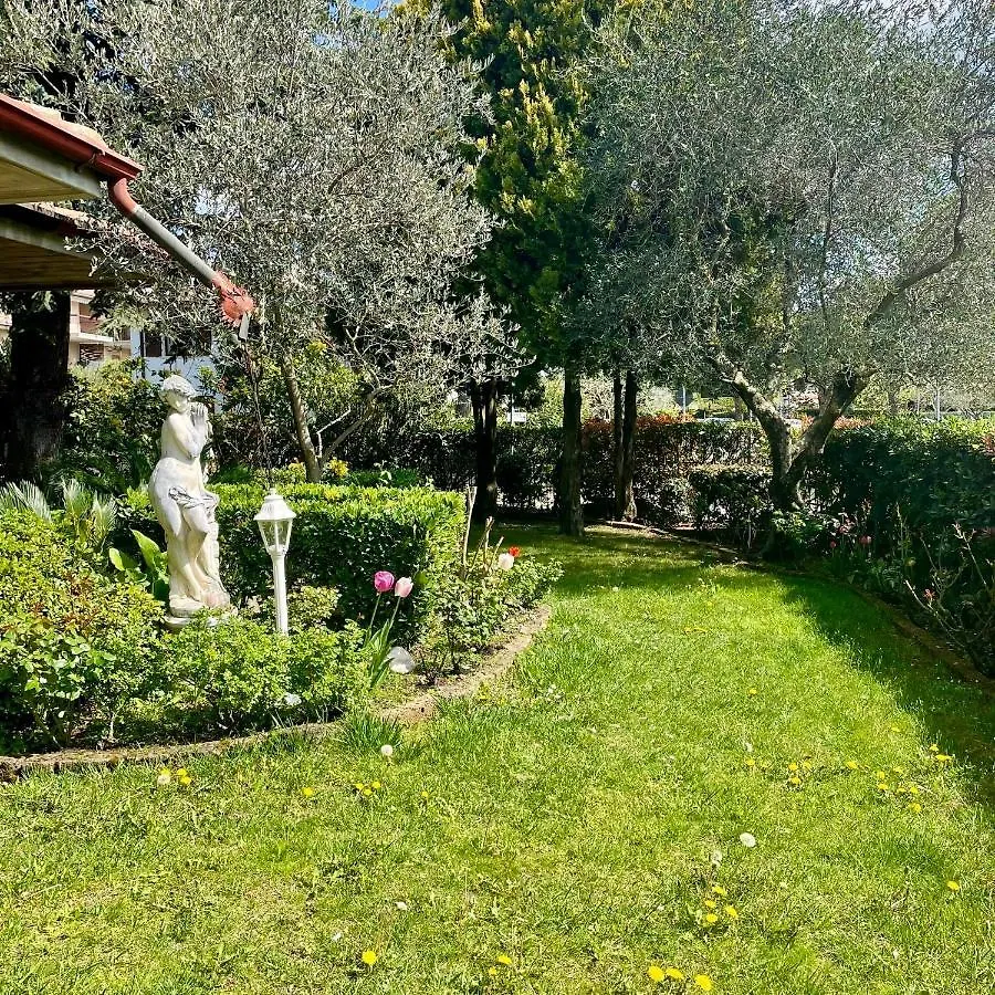 B&B Happy Days Breakfast Sirmione 0*,  Włochy